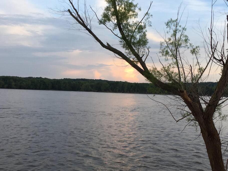 Holiday home Finn's Hideaway -modern Family River Keokuk