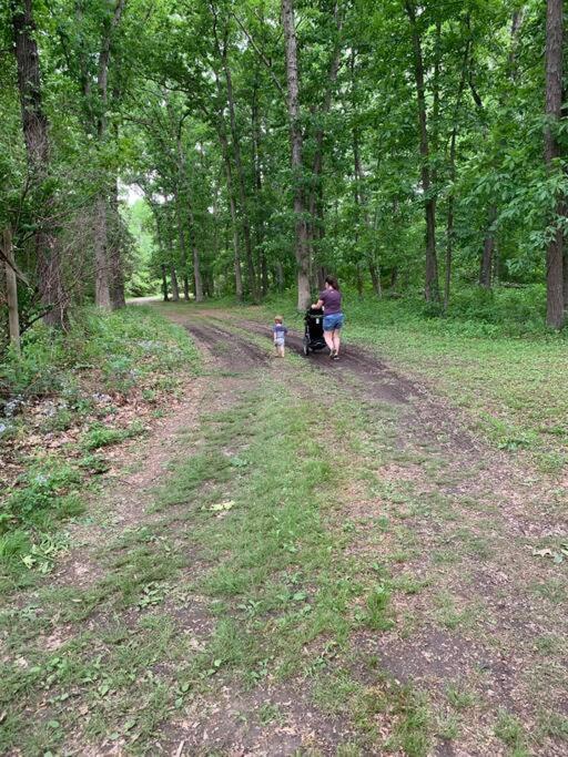 Finn's Hideaway -modern Family River Keokuk