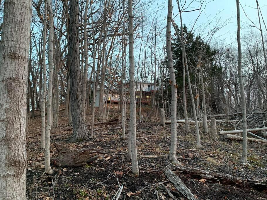Finn's Hideaway -modern Family River * Keokuk
